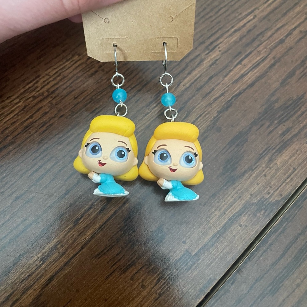 Baby Cinderella Disney doorables earrings!! (Remember when doorables series)